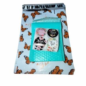 Shipping Supplies • 15 Poly Mailers• 5 Bubble Mailers • 20 Thank You Stickers •